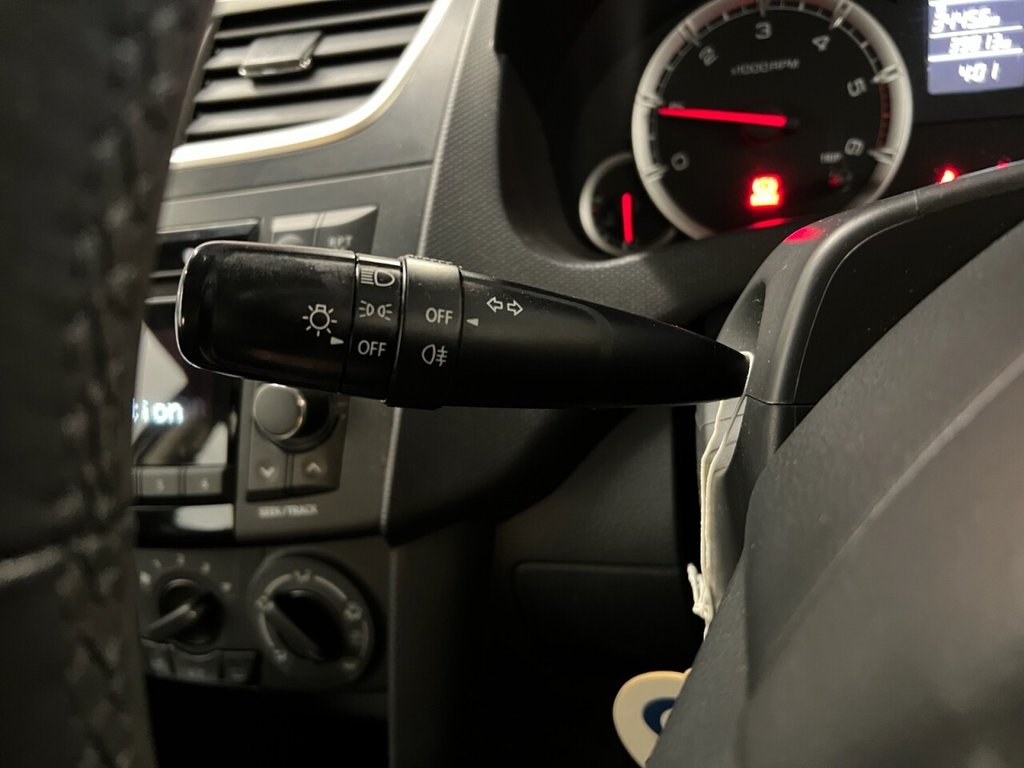 Used Suzuki Swift 2013 for sale - 76604380: Photo 29