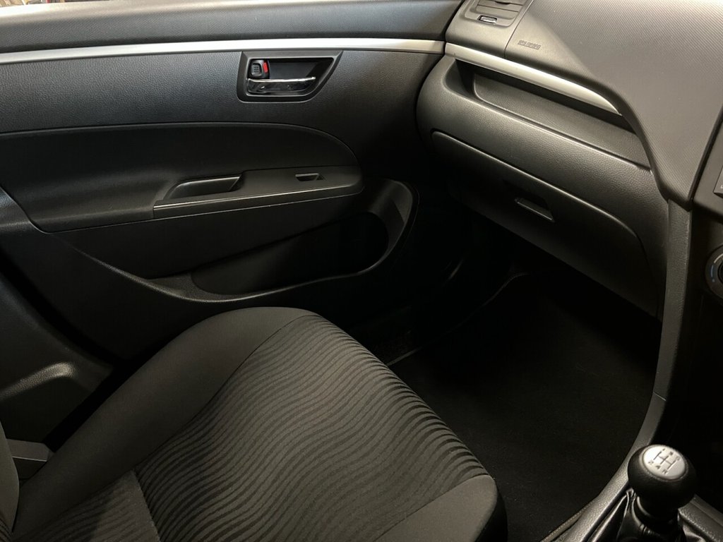 Used Suzuki Swift 2013 for sale - 76604380: Photo 33