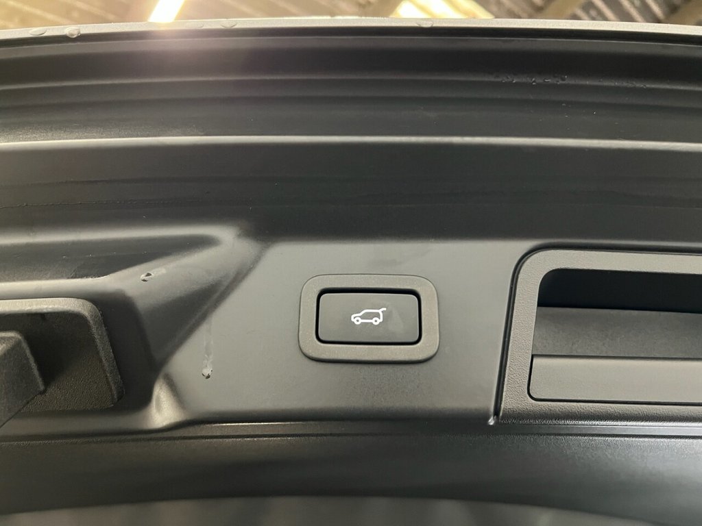 Used Land Rover Range Rover Velar 2017 for sale - 76686629: Photo 15