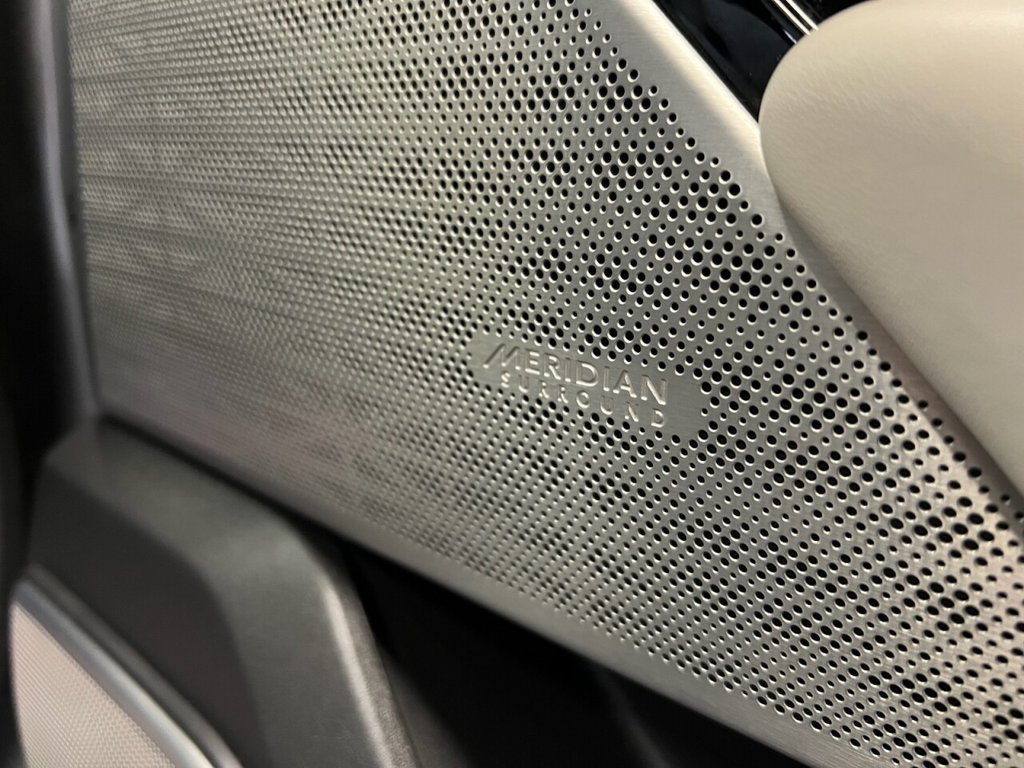 Used Land Rover Range Rover Velar 2017 for sale - 76686629: Photo 25