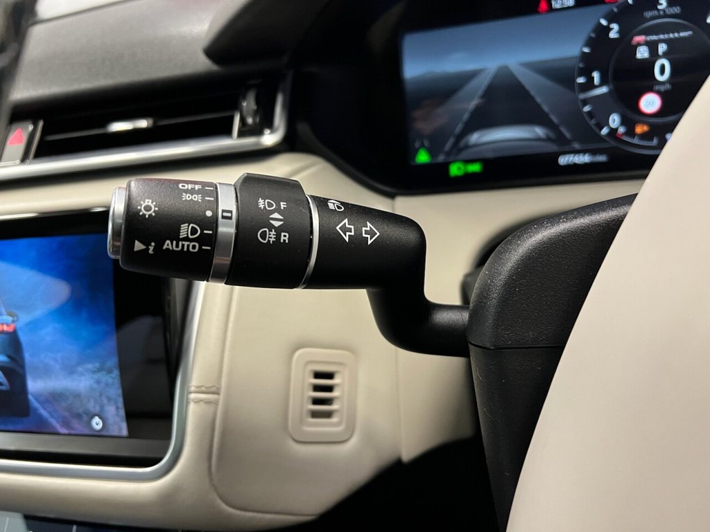 Used Land Rover Range Rover Velar 2017 for sale - 76686629: Photo 31