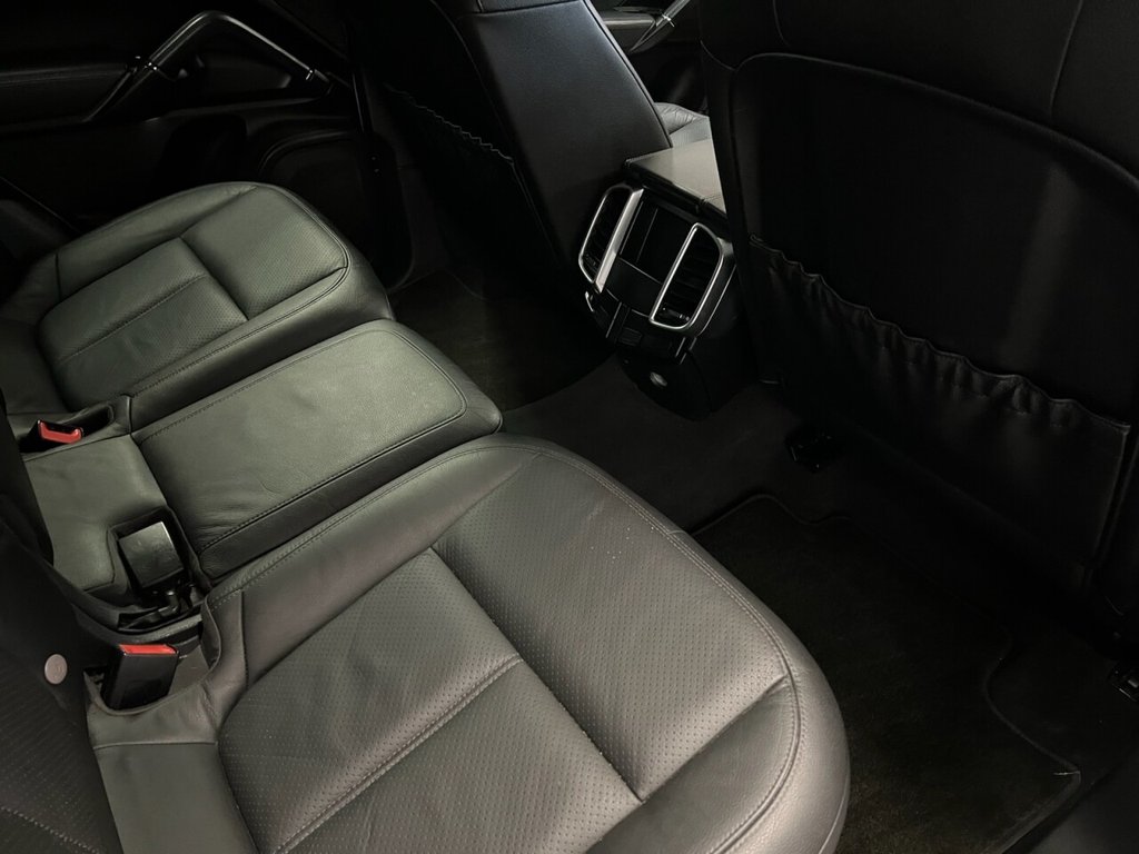 Used Porsche Cayenne 2012 for sale - 77806252: Photo 17