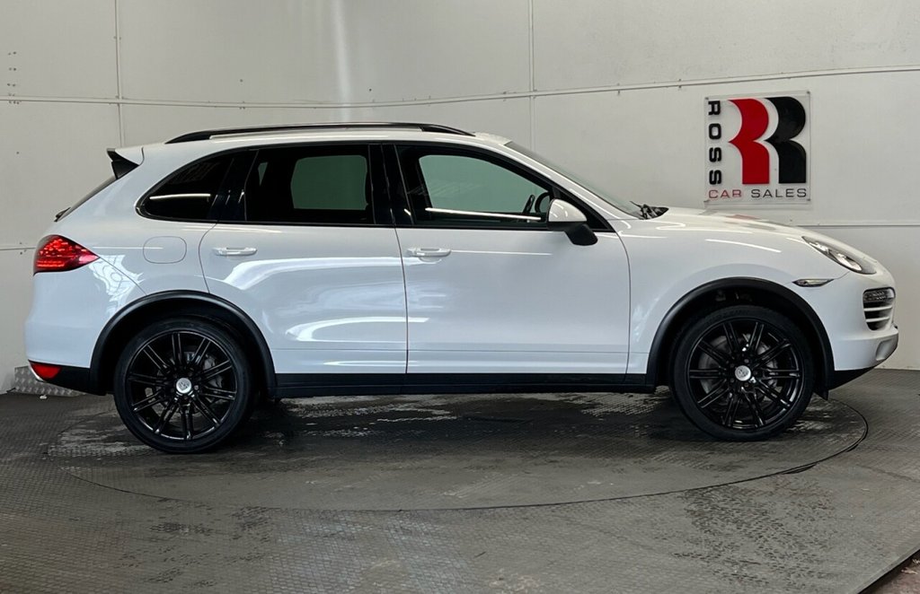 Used Porsche Cayenne 2012 for sale - 77806252: Photo 2