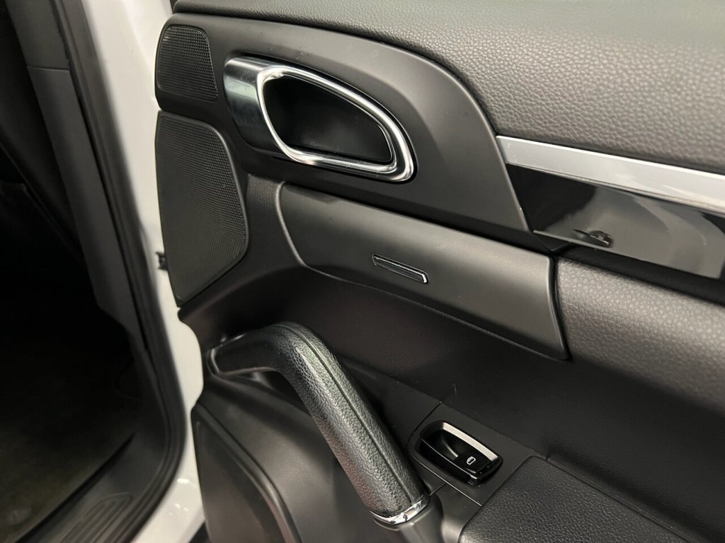 Used Porsche Cayenne 2012 for sale - 77806252: Photo 20