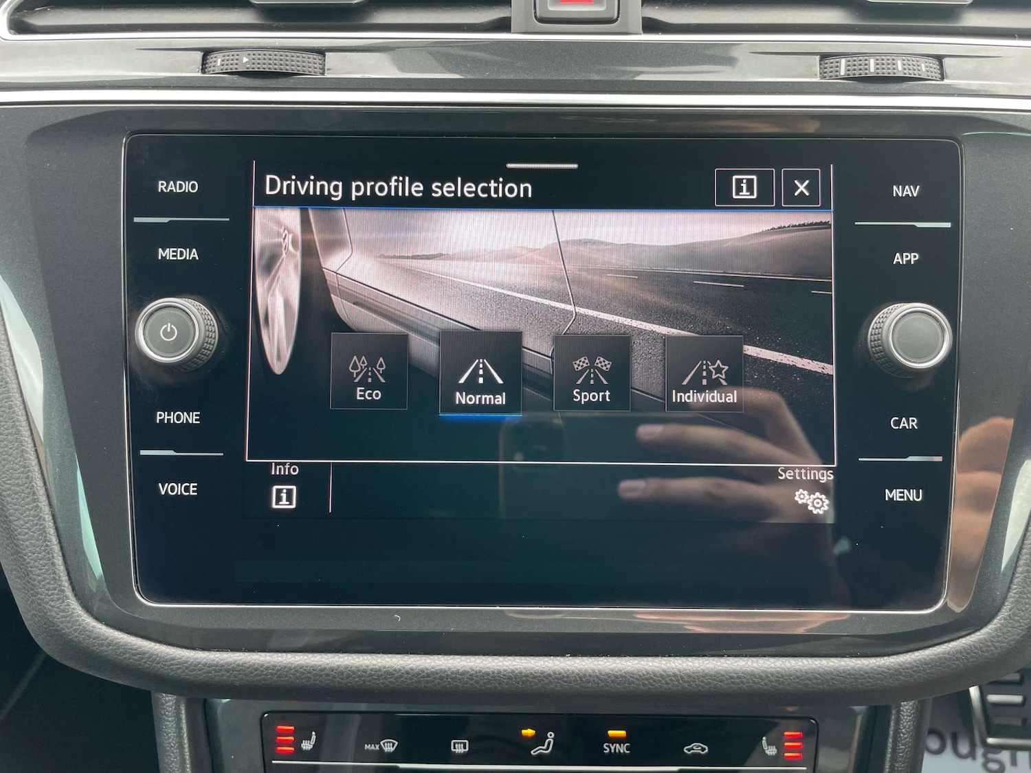 Used Volkswagen Tiguan 2021 for sale - 76719528: Photo 20