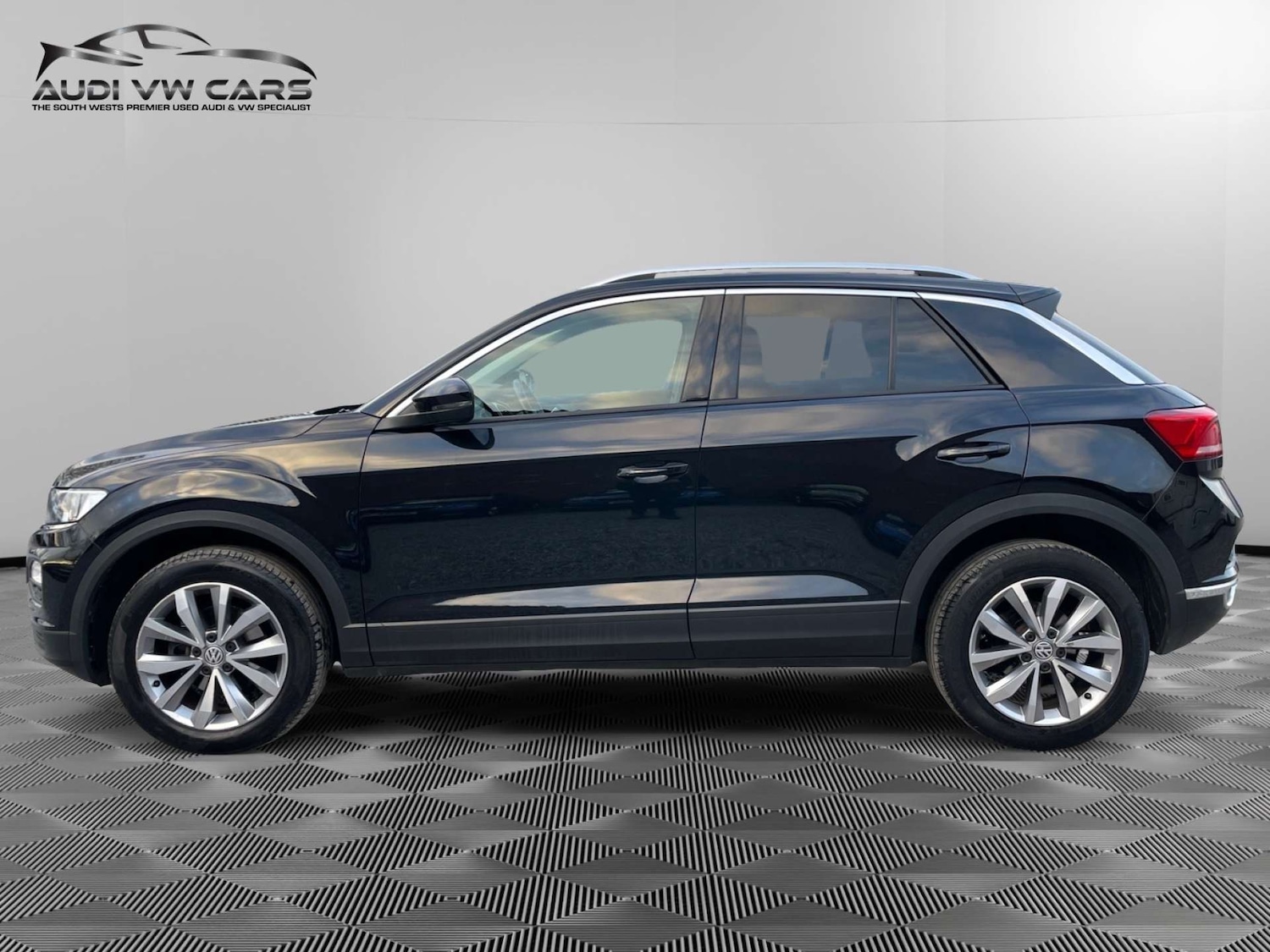 Used Volkswagen T-Roc 2020 for sale - 77047461: Photo 2