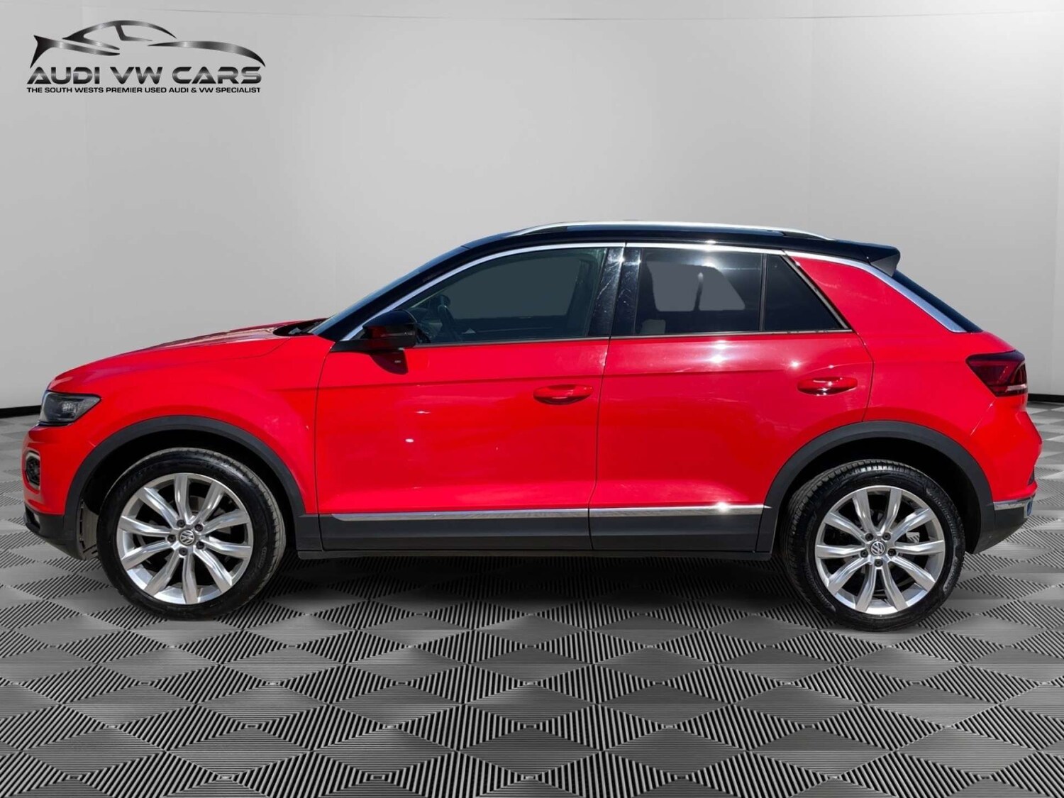 Used Volkswagen T-Roc 2019 for sale - 78211865: Photo 2