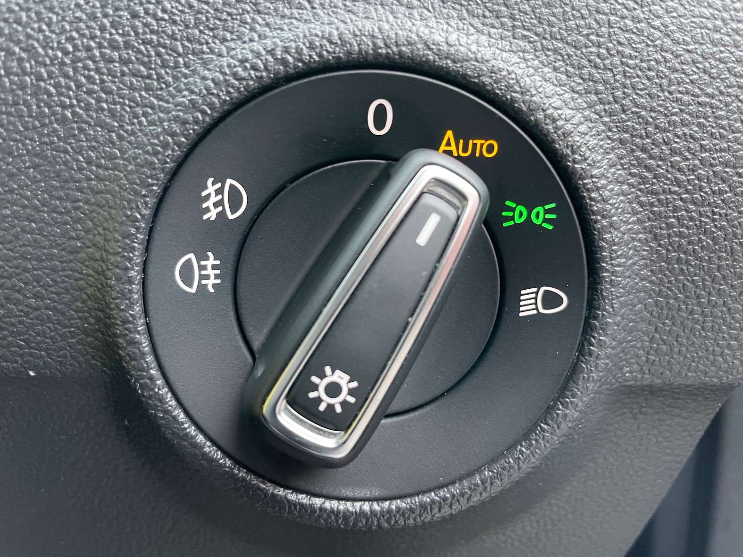 Used Volkswagen T-Roc 2020 for sale - 77422824: Photo 24