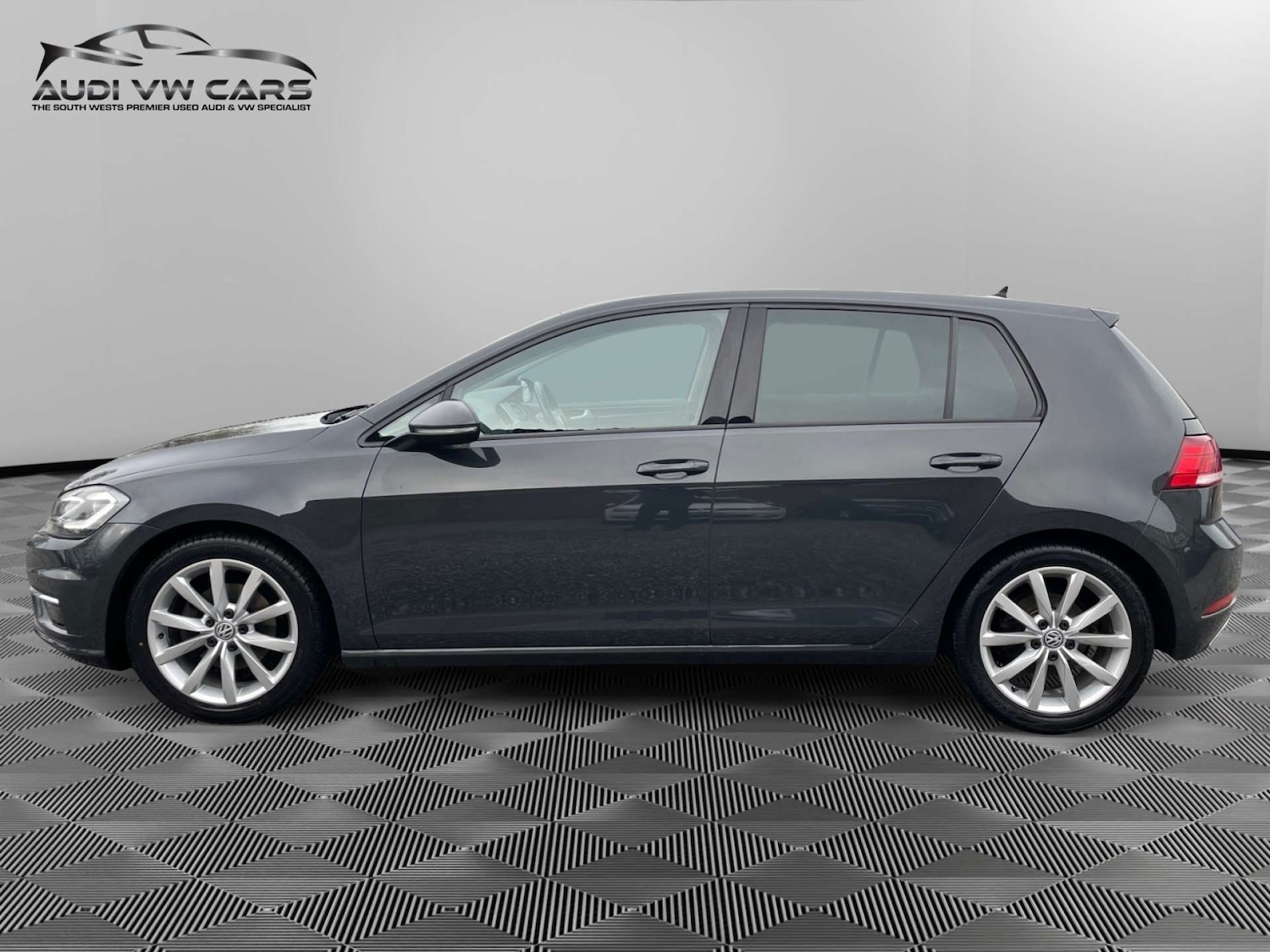 Used Volkswagen Golf 2020 for sale - 76830901: Photo 2