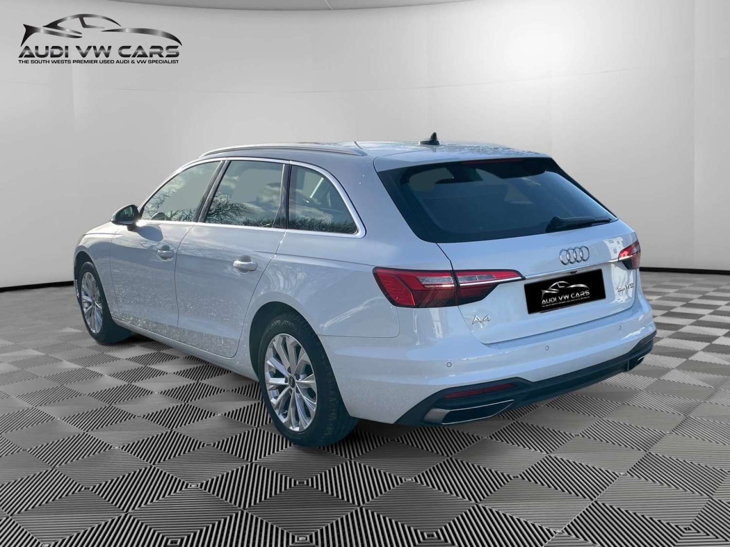 Used Audi A4 2021 for sale - 77137452: Photo 3