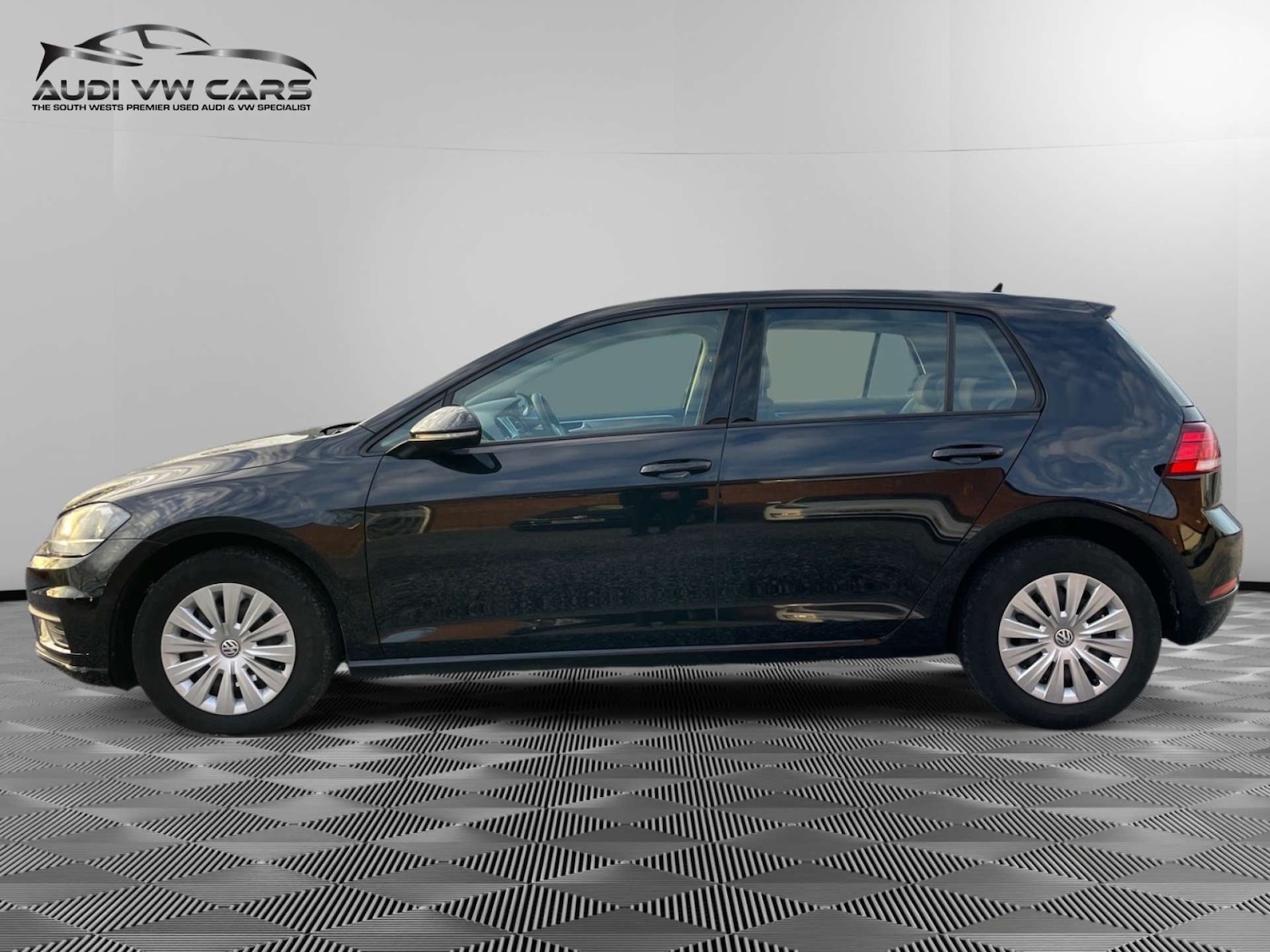 Used Volkswagen Golf 2019 for sale - 76949868: Photo 2