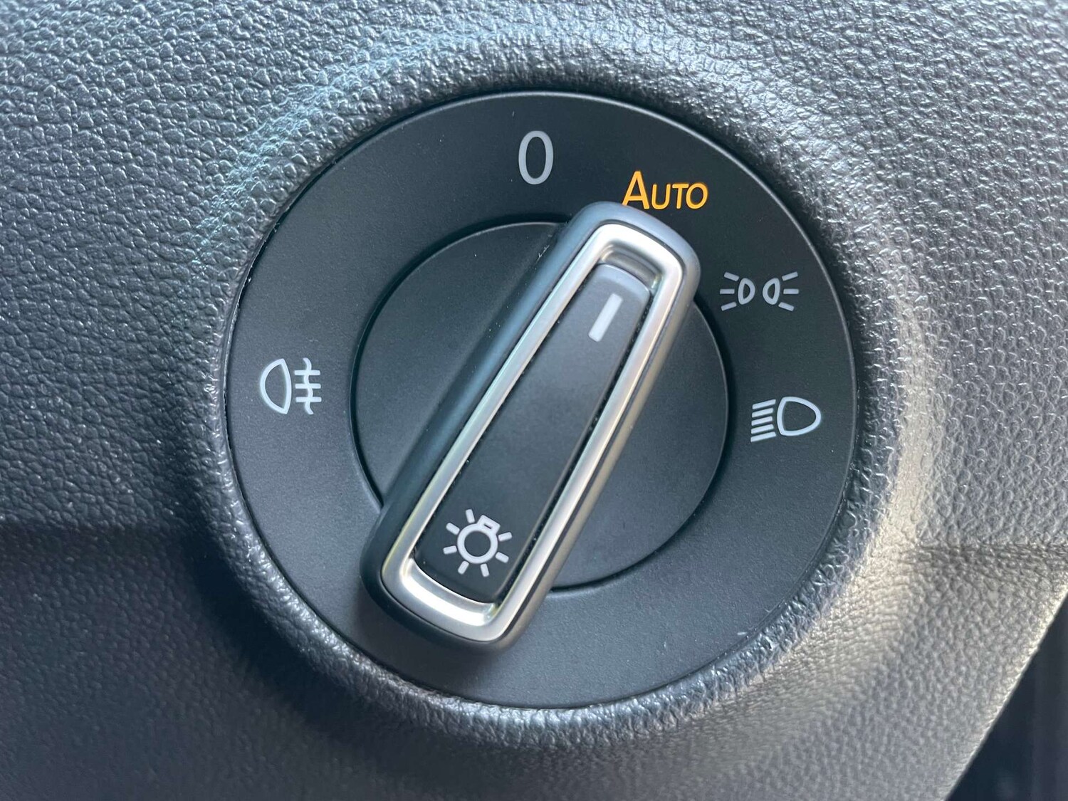 Used Volkswagen T-Roc 2018 for sale - 77937239: Photo 22