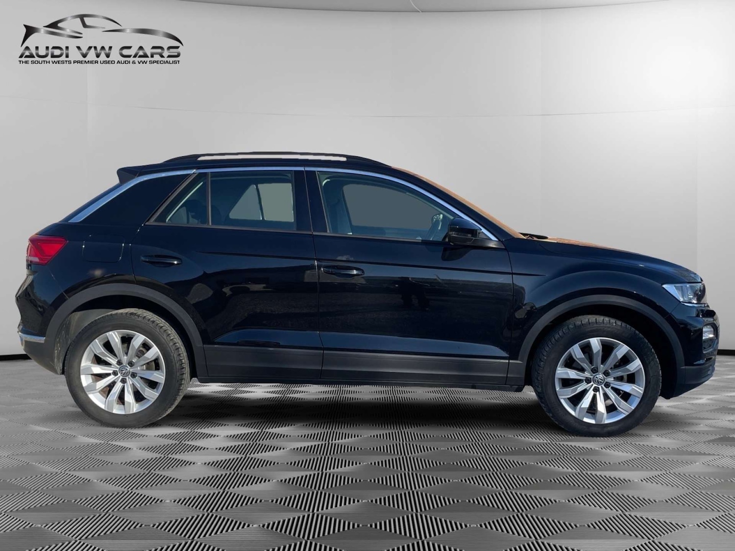 Used Volkswagen T-Roc 2018 for sale - 77937239: Photo 6