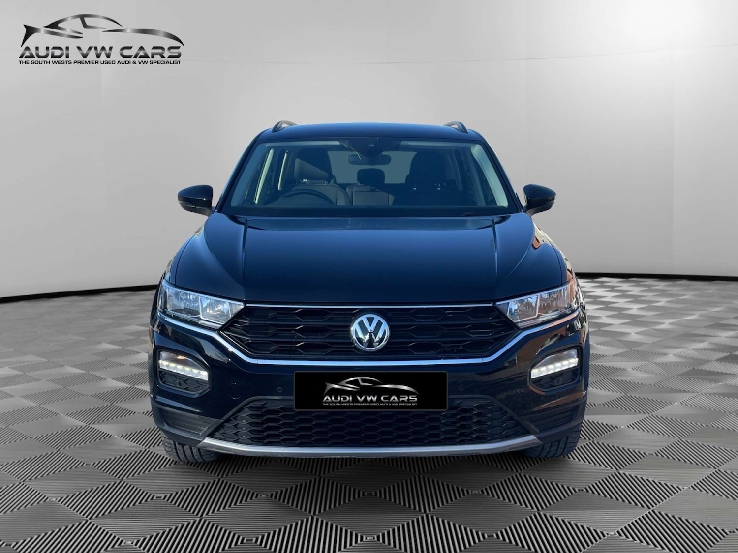 Used Volkswagen T-Roc 2018 for sale - 77937239: Photo 8