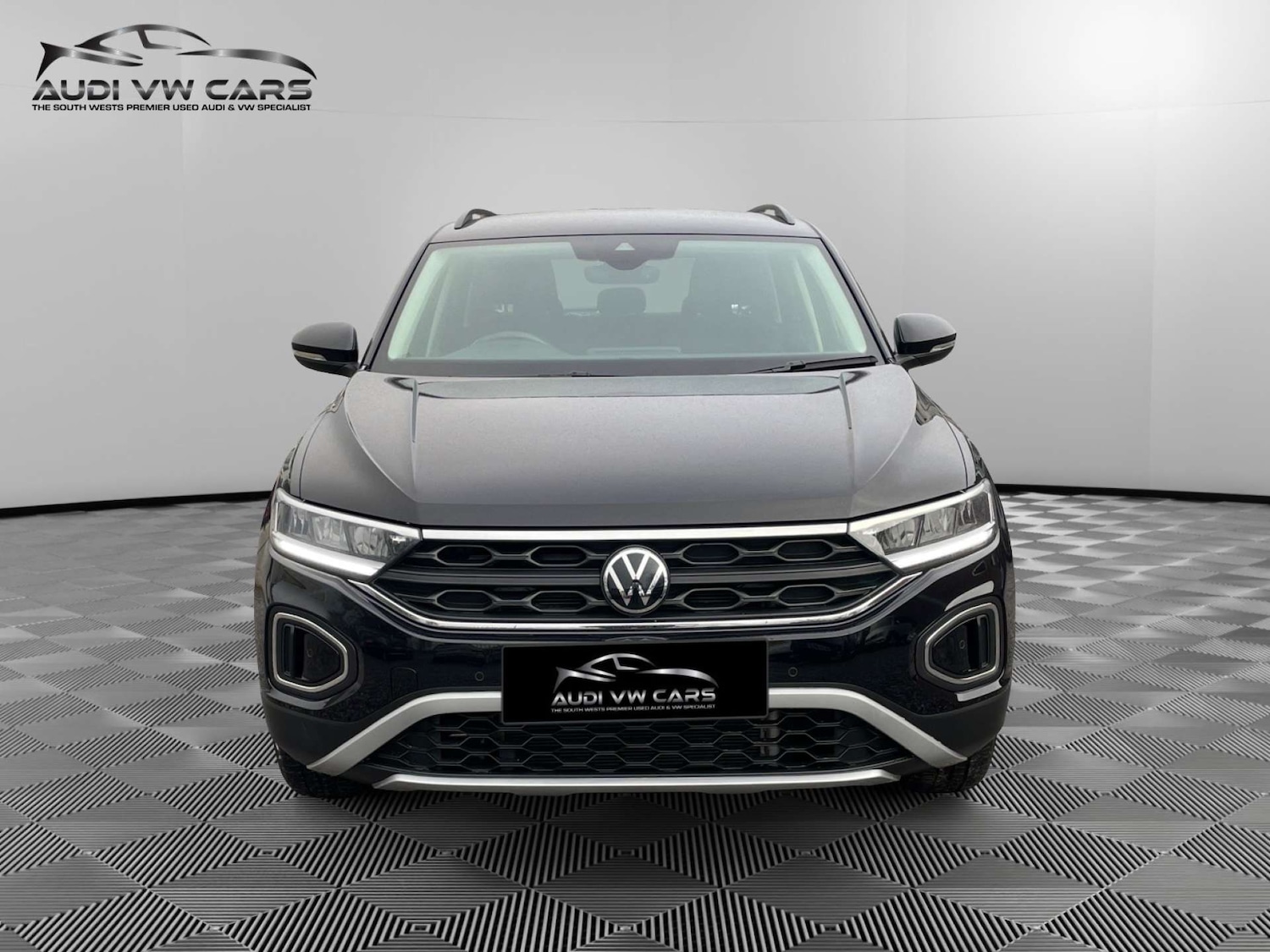 Used Volkswagen T-Roc 2024 for sale - 77398261: Photo 7