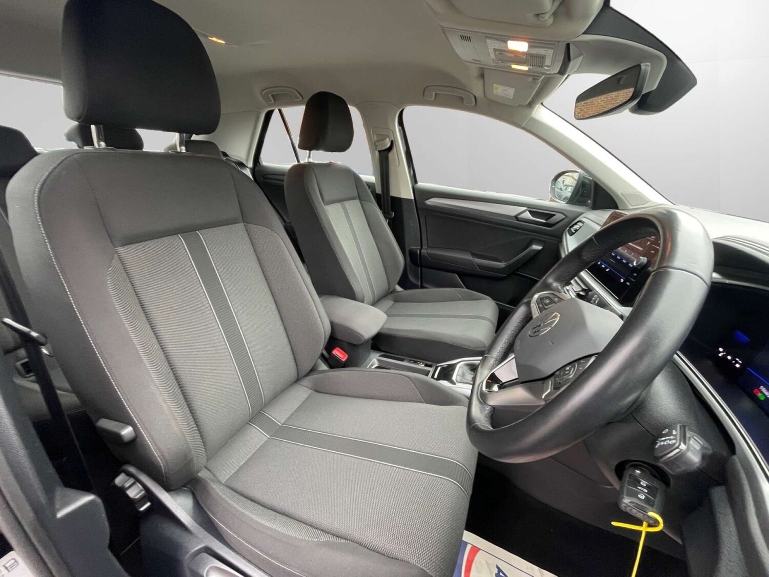 Used Volkswagen T-Roc 2024 for sale - 77398261: Photo 8