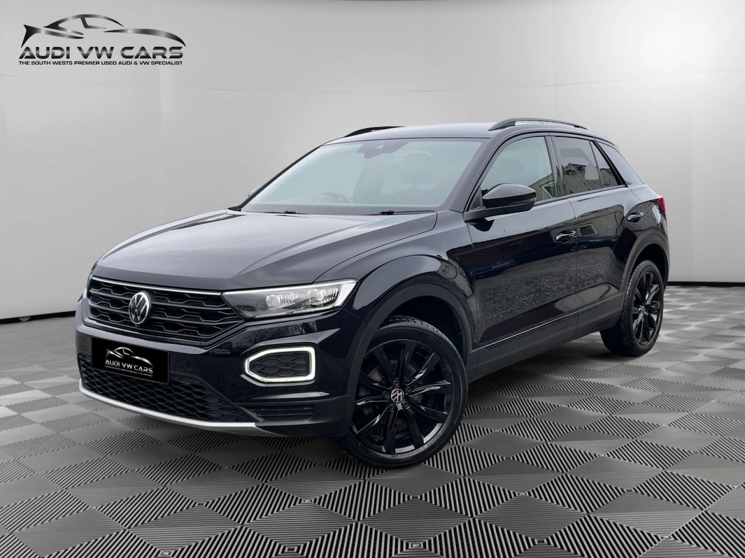 Used Volkswagen T-Roc 2021 for sale - 76829788: Photo 1