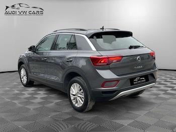 Used Volkswagen T-Roc 2023 for sale - 76973938: Photo