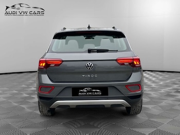 Used Volkswagen T-Roc 2023 for sale - 76973938: Photo