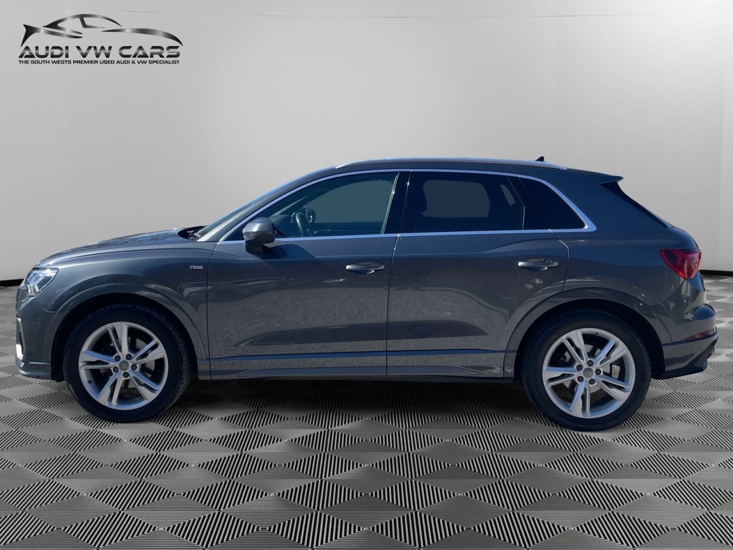 Used Audi Q3 2019 for sale - 77934030: Photo 2