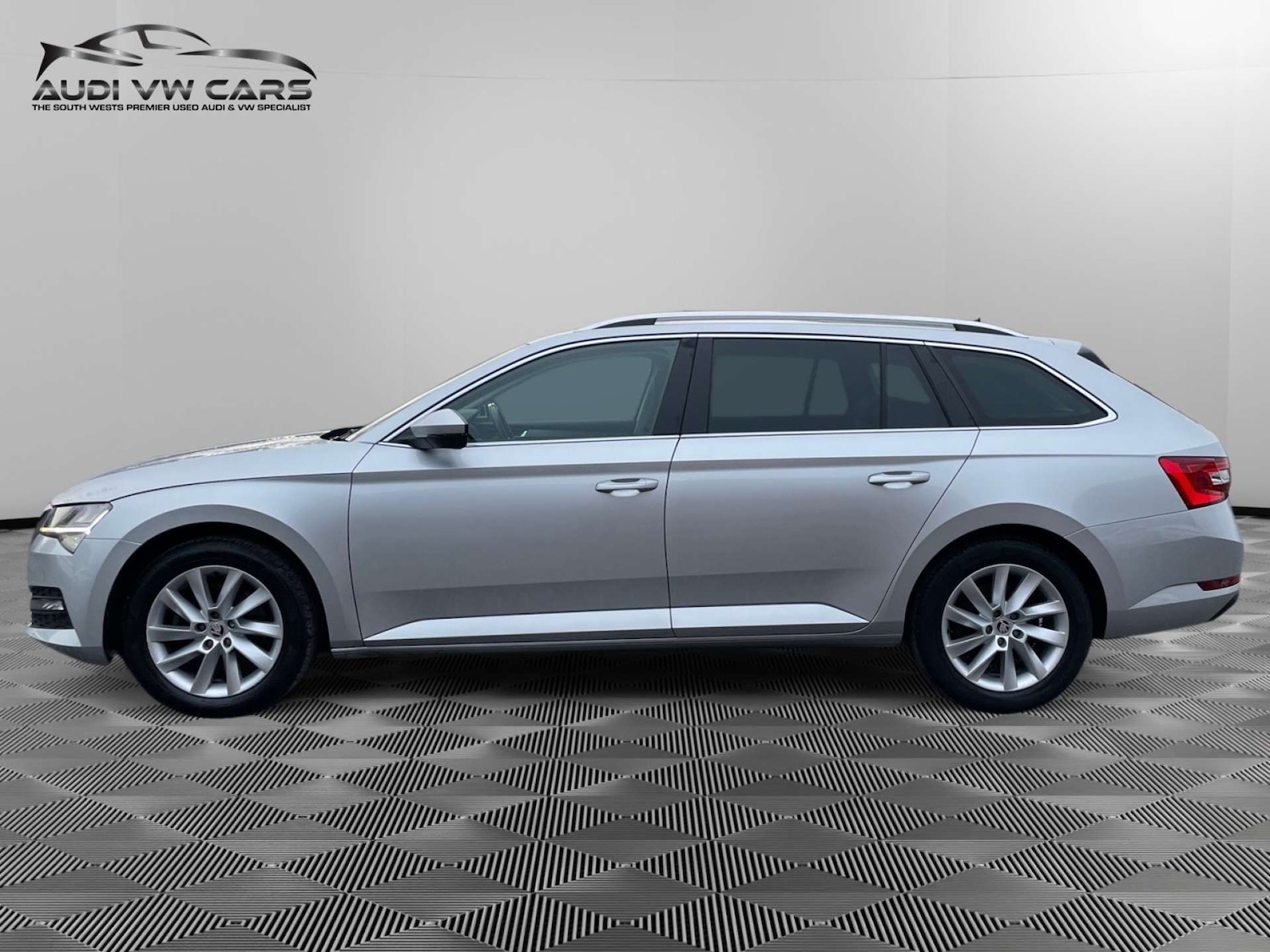 Used Skoda Superb 2022 for sale - 76719576: Photo 2