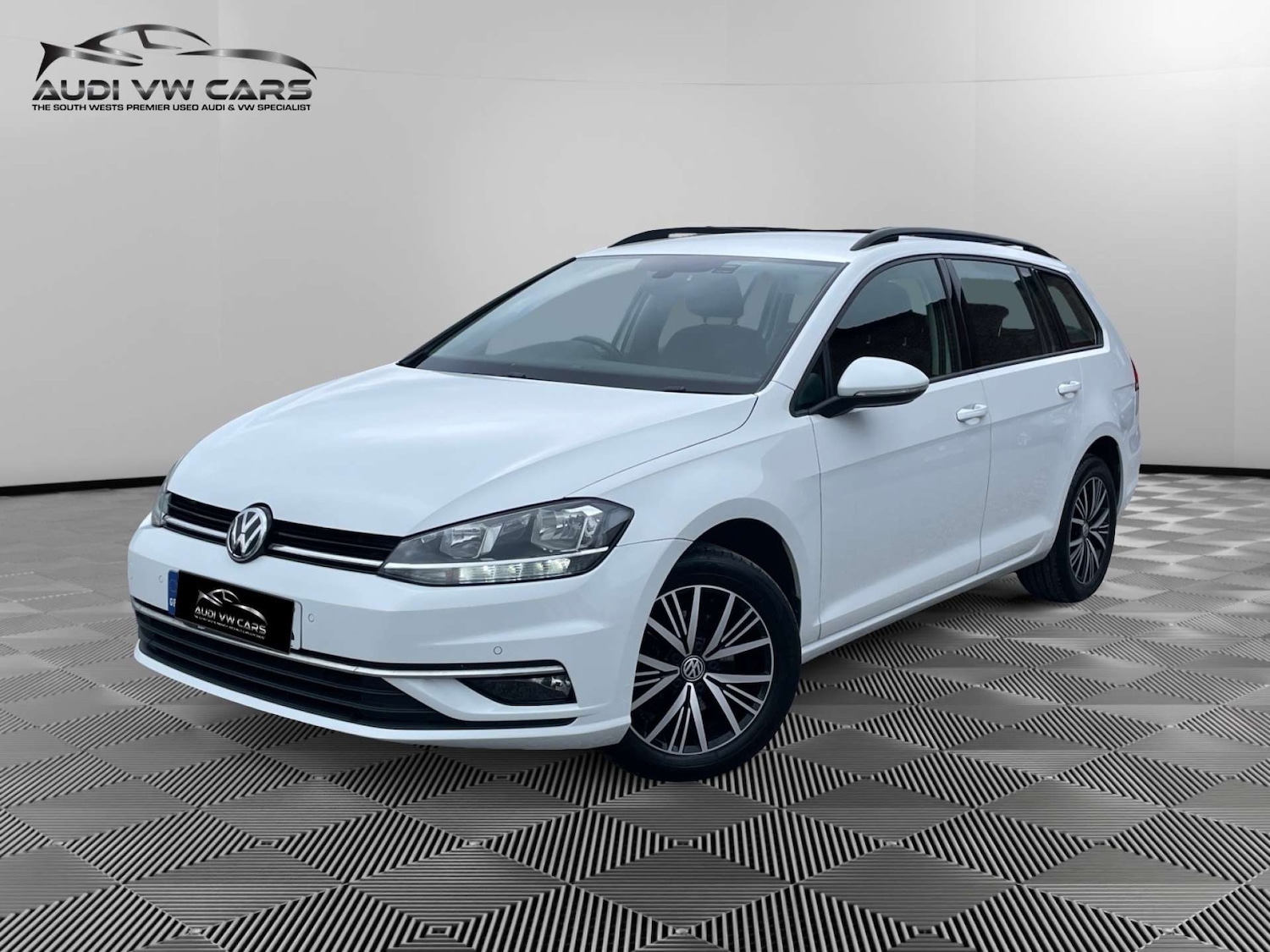 Used Volkswagen Golf 2019 for sale - 77974145: Photo 1