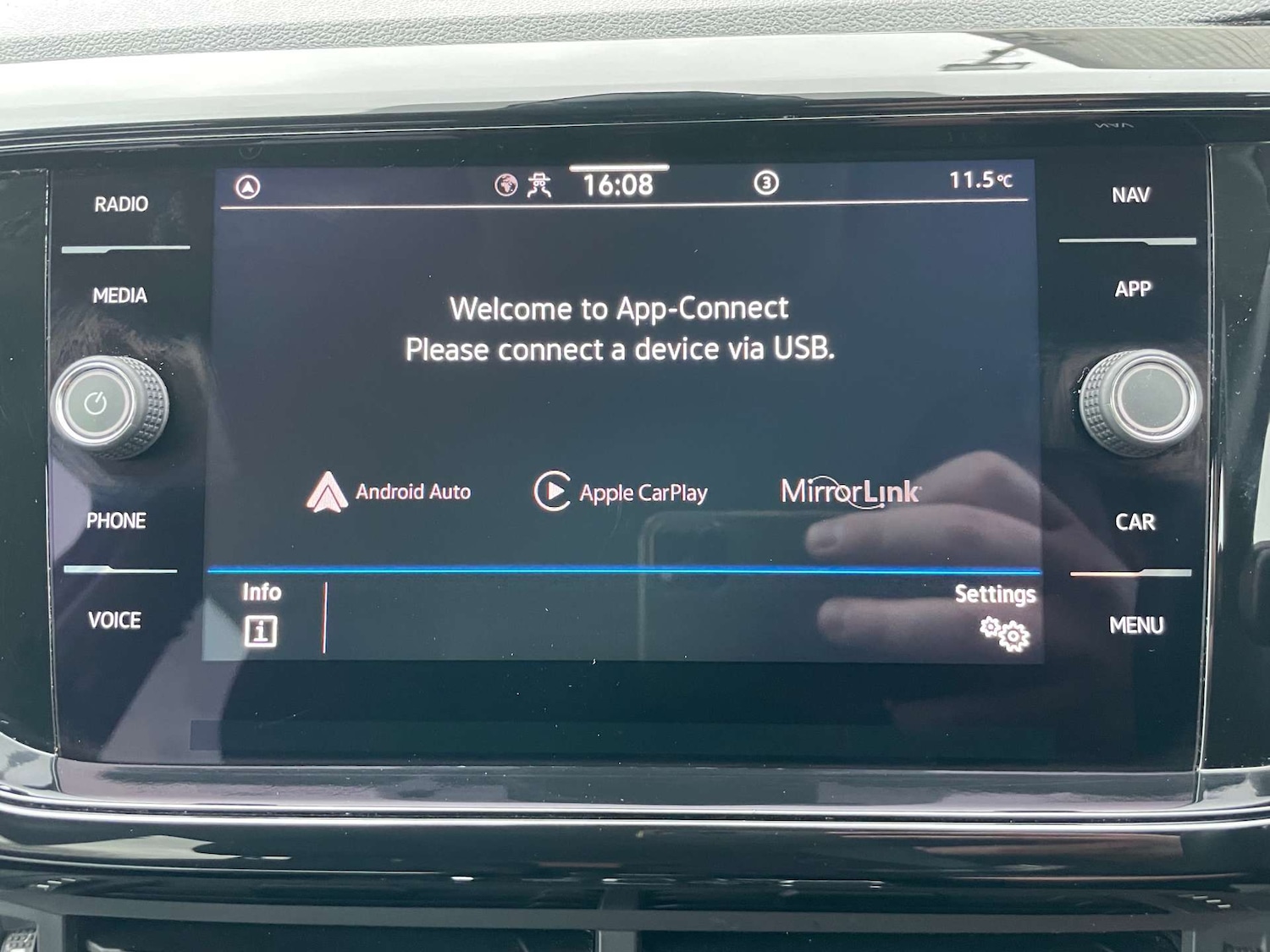 Used Volkswagen T-Cross 2022 for sale - 77662735: Photo 14