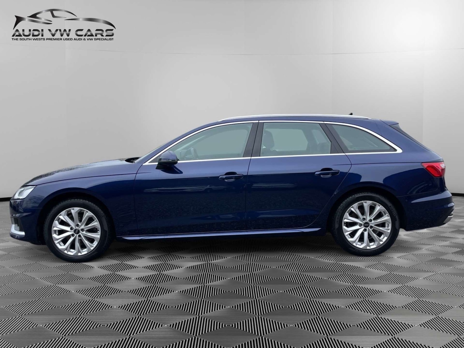 Used Audi A4 2024 for sale - 77475143: Photo 2