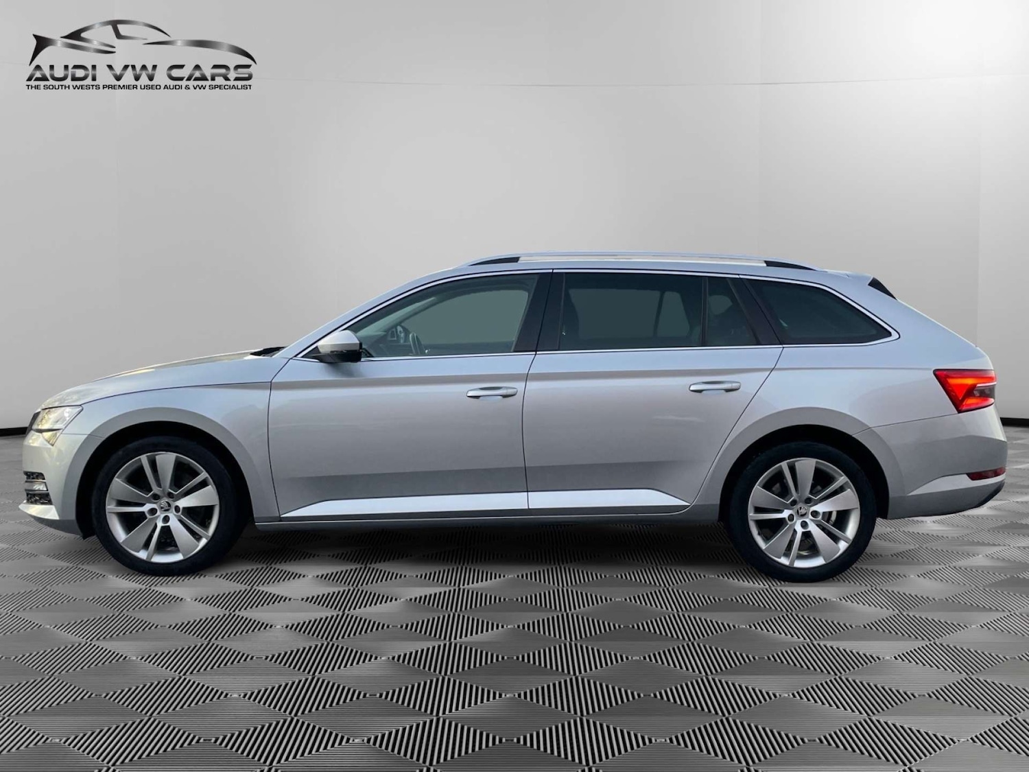 Used Skoda Superb 2020 for sale - 77022533: Photo 2