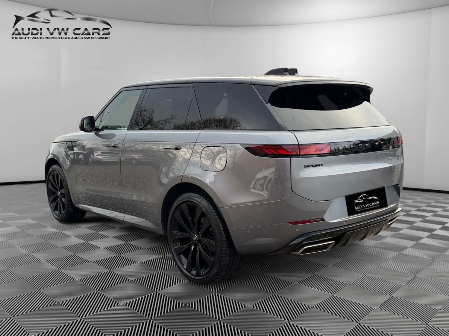 Used Land Rover Range Rover Sport 2024 for sale - 77285474: Photo 3