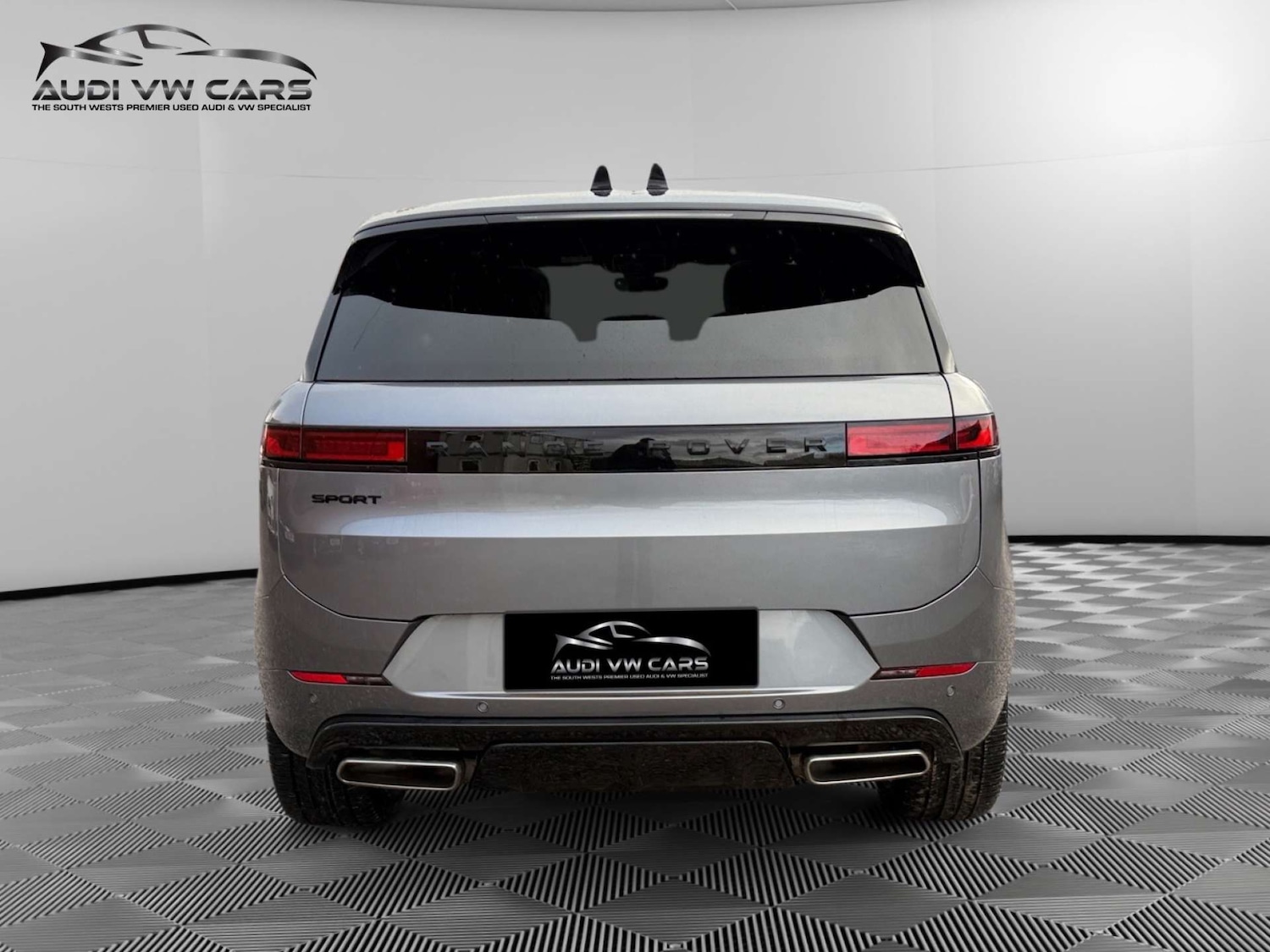 Used Land Rover Range Rover Sport 2024 for sale - 77285474: Photo 4