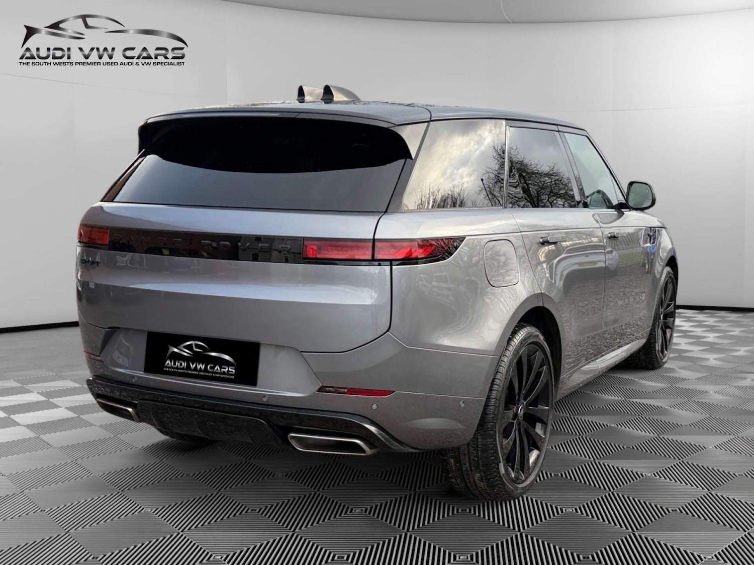 Used Land Rover Range Rover Sport 2024 for sale - 77285474: Photo 5