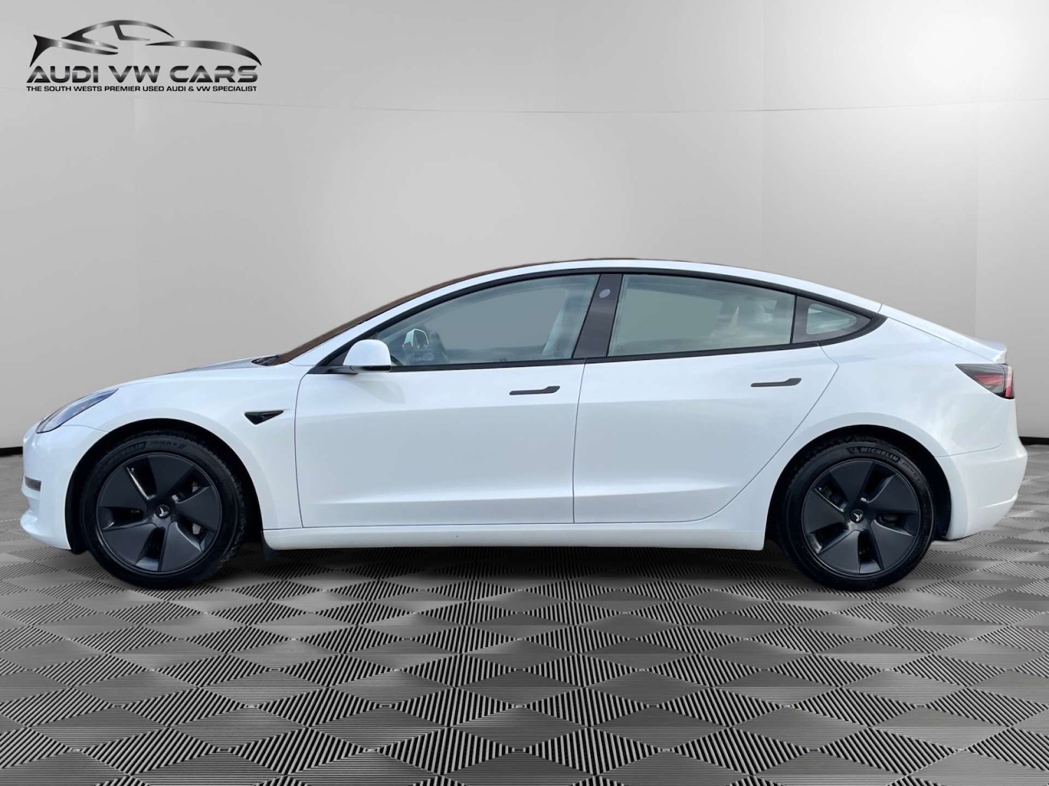 Used Tesla Model 3 2021 for sale - 76719574: Photo 2