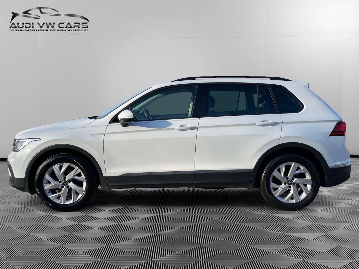 Used Volkswagen Tiguan 2021 for sale - 77022534: Photo 2