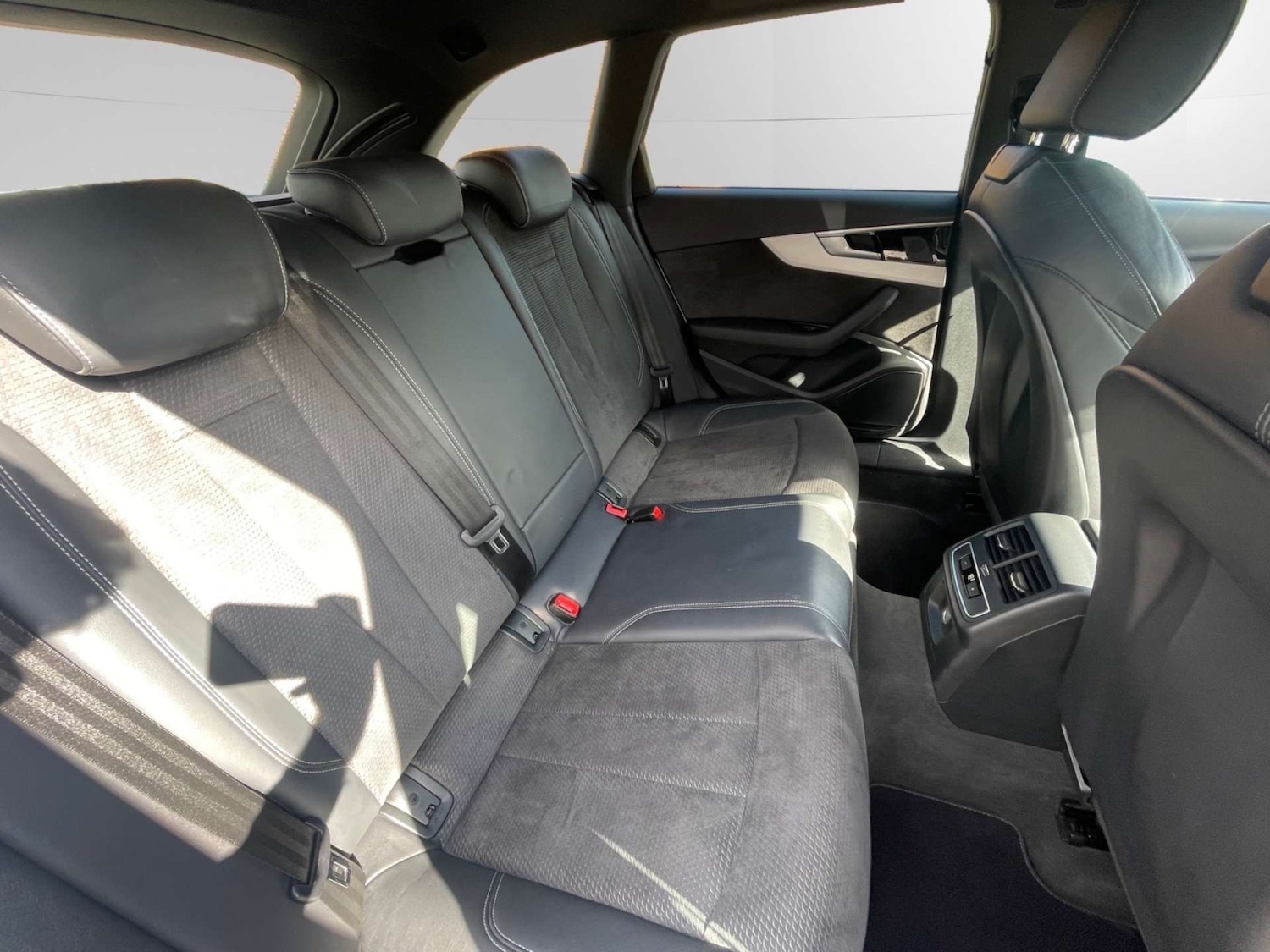 Used Audi A4 2020 for sale - 76719527: Photo 28