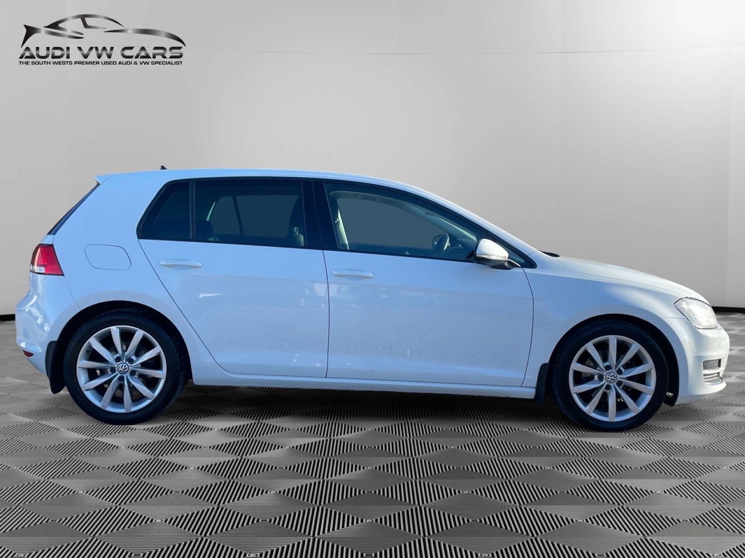 Used Volkswagen Golf 2014 for sale - 76829792: Photo 2