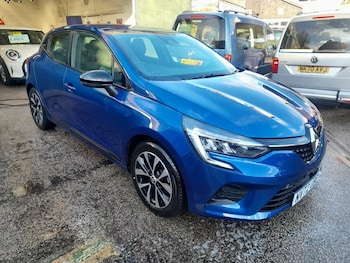 Used Renault Clio 2023 for sale - 77880713: Photo