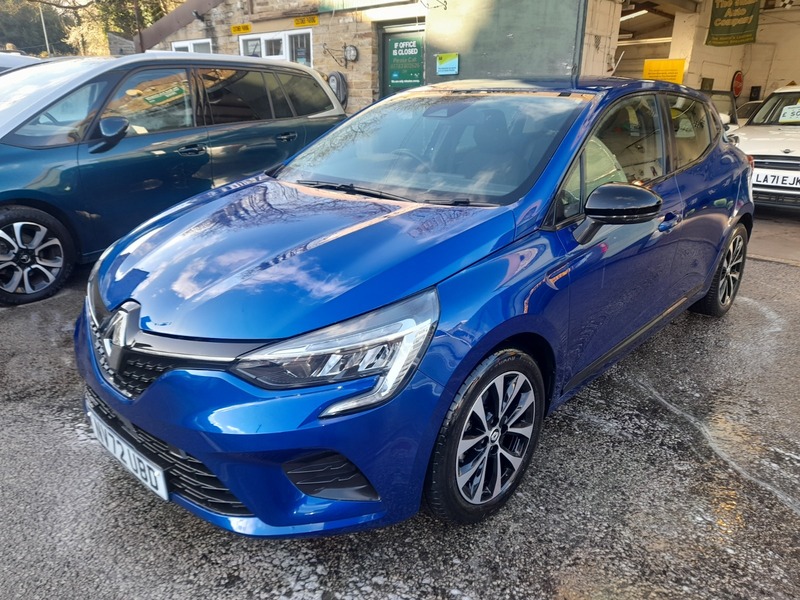 Used Renault Clio 2023 for sale - 77880713: Photo 2