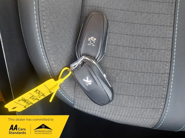 Used Peugeot 208 2021 for sale - 74606910: Photo 14