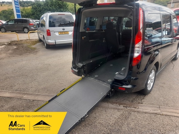Used Ford Grand Tourneo Connect 2018 for sale - 75254295: Photo 16