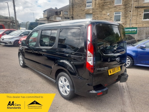 Used Ford Grand Tourneo Connect 2018 for sale - 75254295: Photo 6