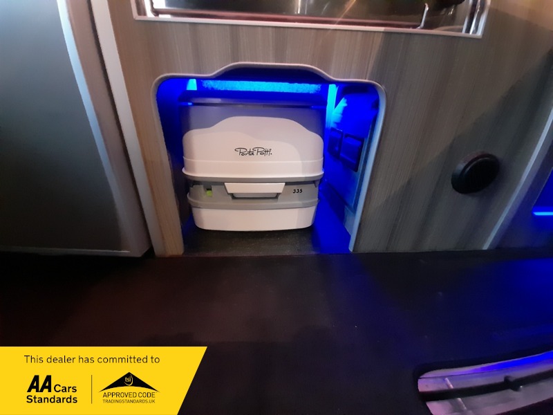 Used Volkswagen Transporter 2012 for sale - 77452730: Photo 46