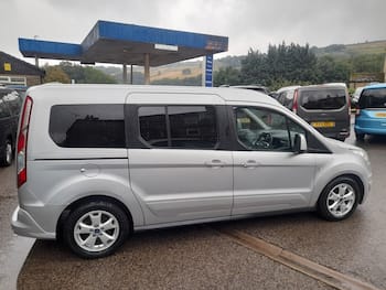 Used Ford Grand Tourneo Connect 2017 for sale - 79629887: Photo