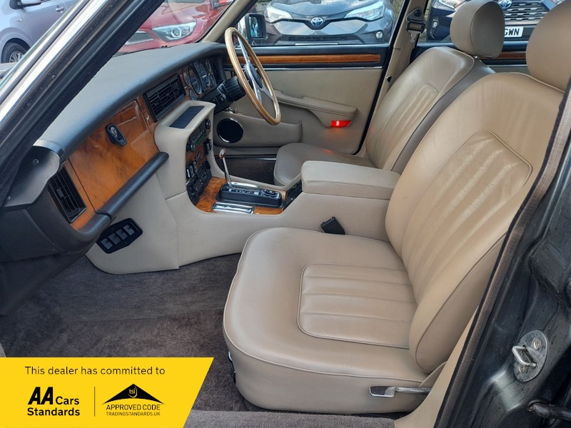 Used Daimler Double Six 2024 for sale - 76884551: Photo 19