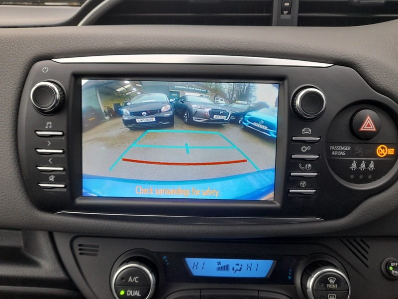 Used Toyota Yaris 2017 for sale - 76712182: Photo 10