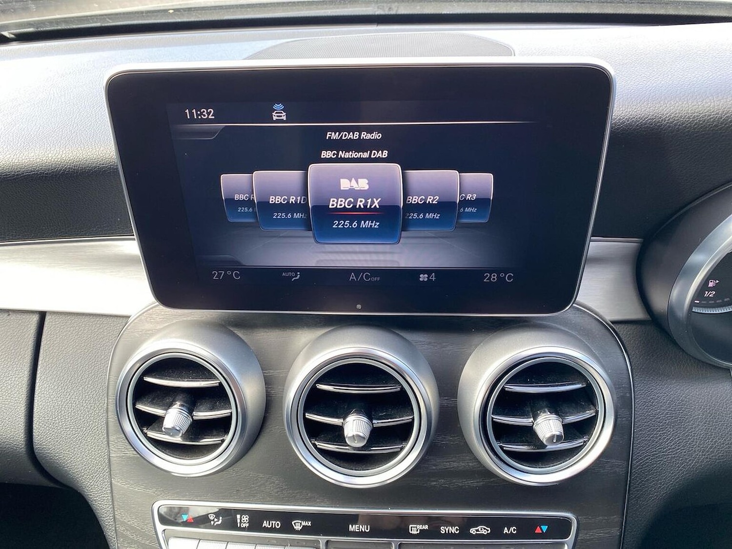 Used Mercedes-Benz C Class 2018 for sale - 78195627: Photo 11