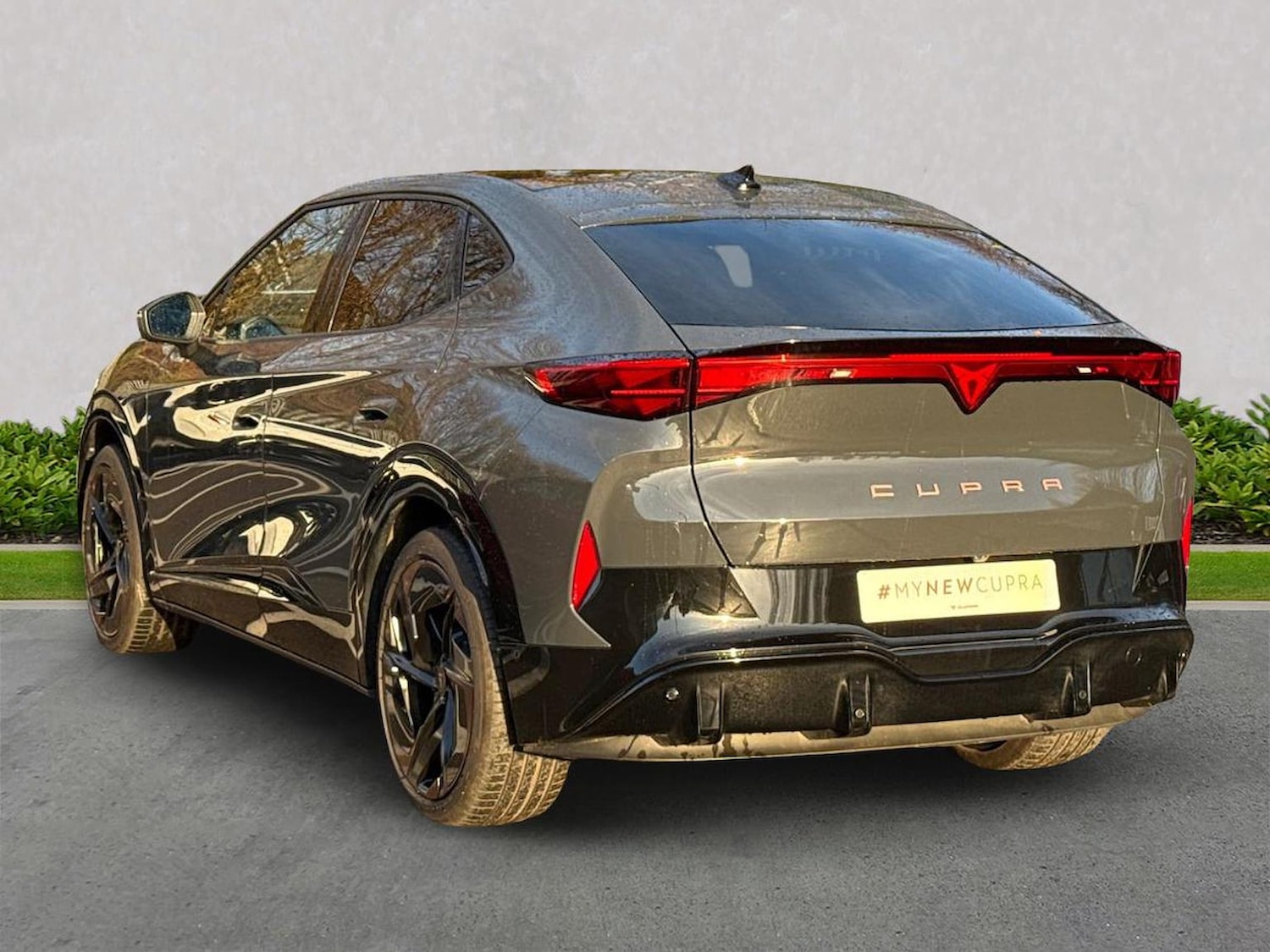 Used Cupra Tavascan 2025 for sale - 76969001: Photo 2