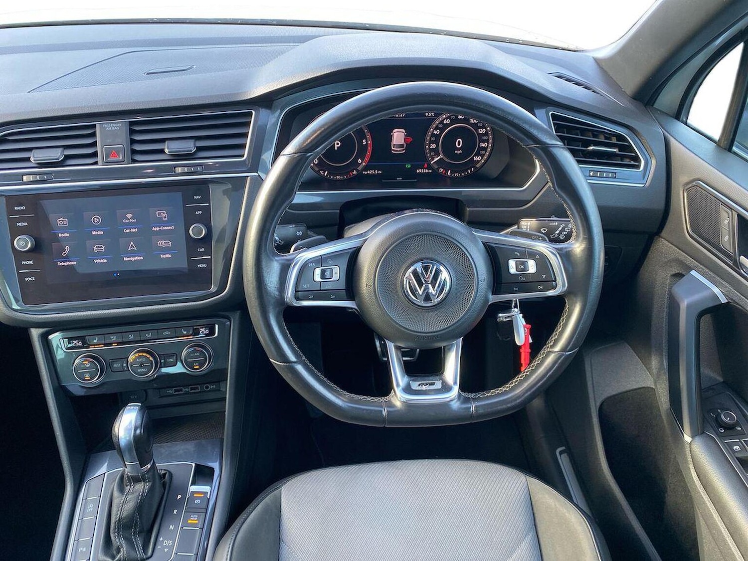 Used Volkswagen Tiguan 2018 for sale - 77019479: Photo 11