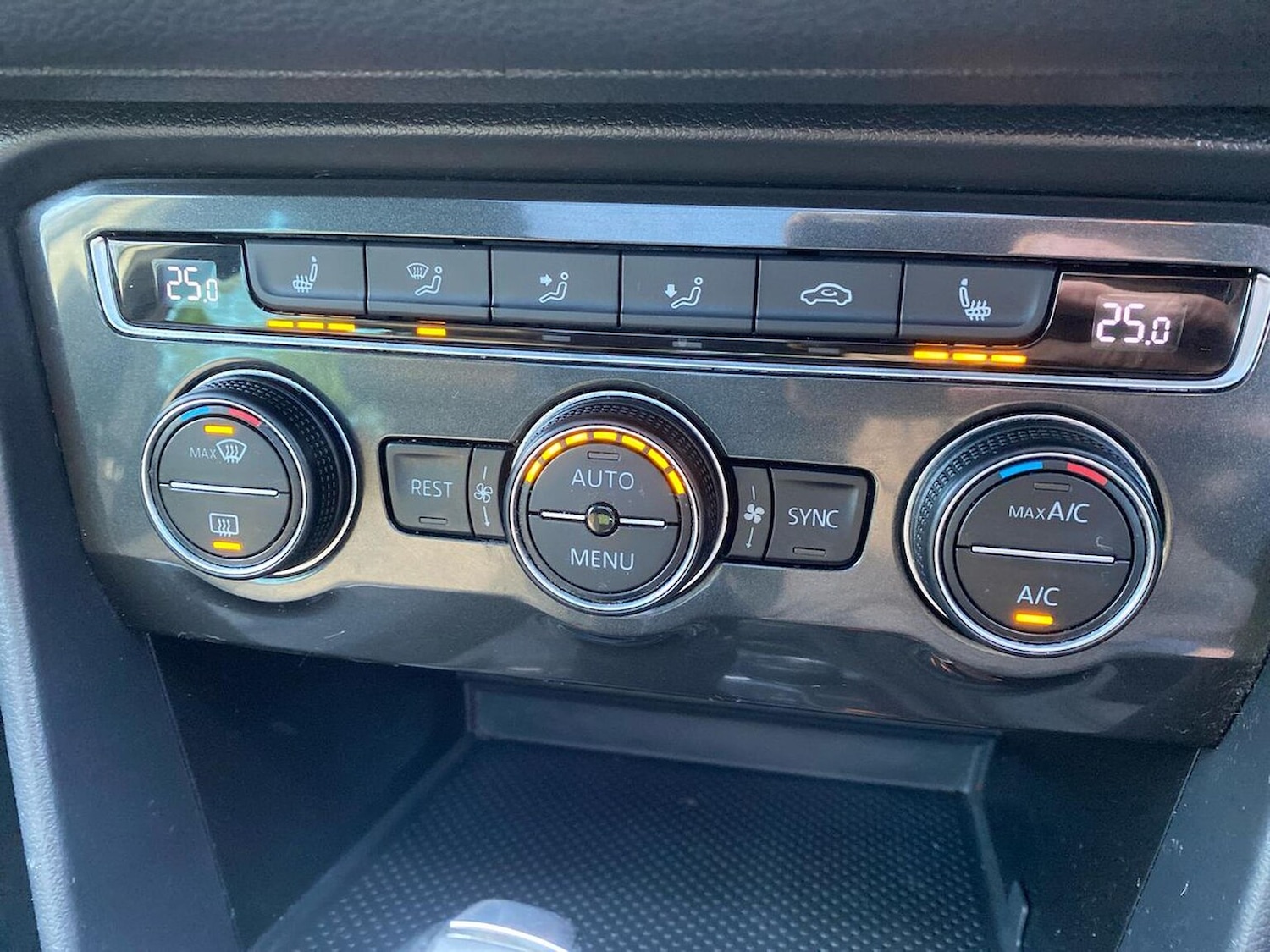 Used Volkswagen Tiguan 2018 for sale - 77019479: Photo 14