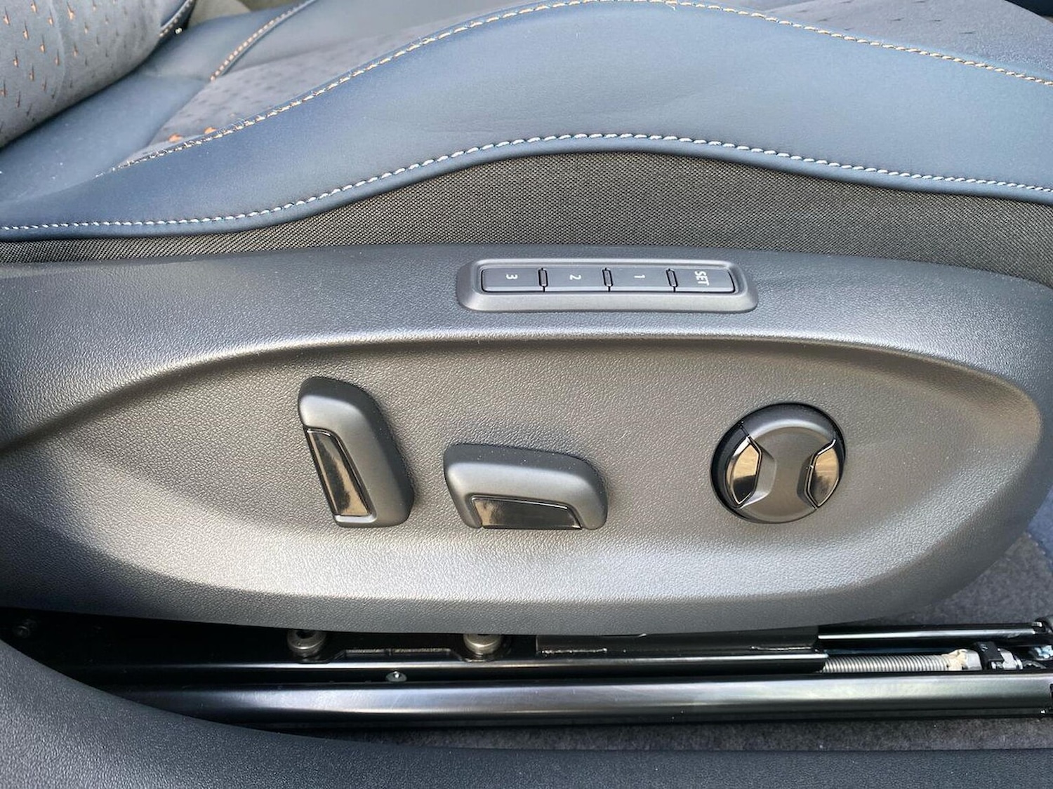 Used Cupra Tavascan 2025 for sale - 76906299: Photo 30